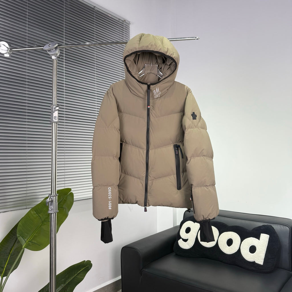 MLB New York Yankees Long Hooded Puffer Coat