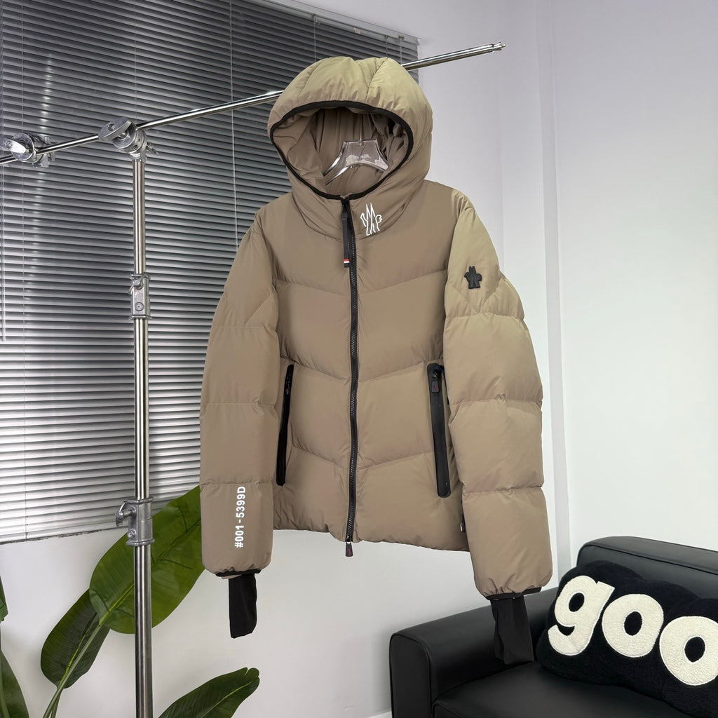 MLB New York Yankees Long Hooded Puffer Coat
